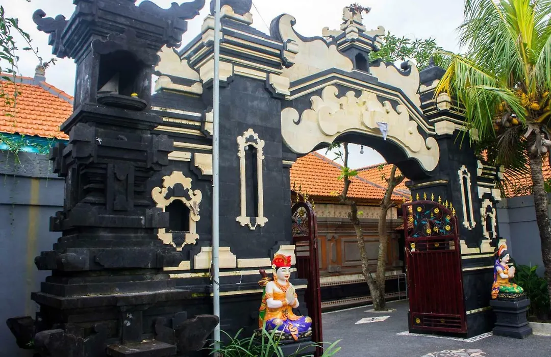 Putu Guest House-1