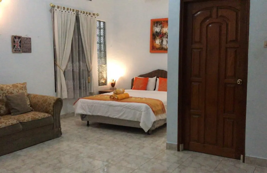 Annie Villa-1