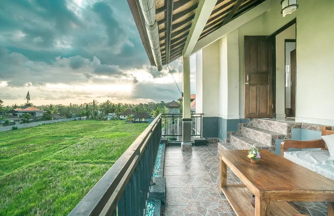 Three Dewi'S Guest House-1