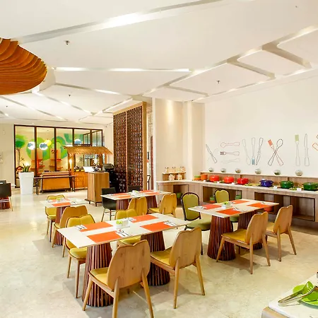 Grand Livio Kuta Hotel-3