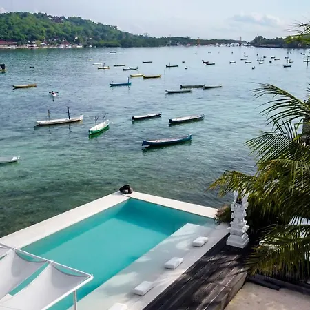 Villa Lagoon - Elegant & Absolute Beachfront In Nusa Ceningan-3