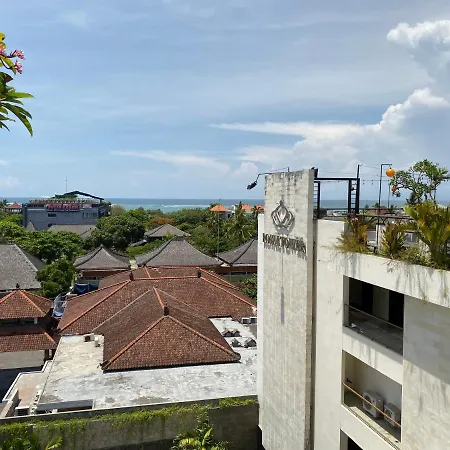 Stylish 2 Bedroom Penthouse Apt, Newly Refreshed, 50 Mbps, Pool, Gym, Resto-2