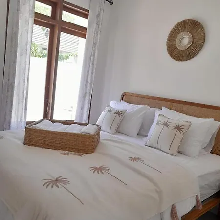 Fidelino Villa - Peace And Cool Lush Trees-3