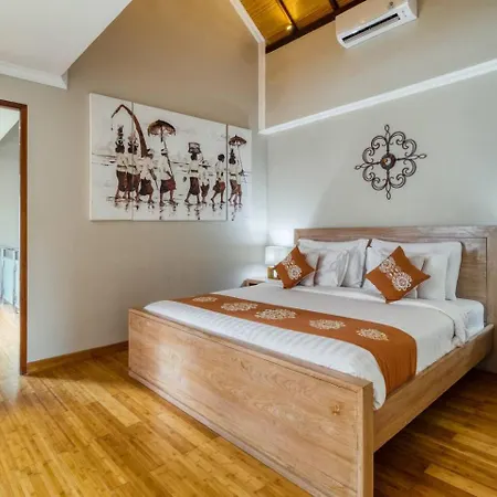 Super 4 Bed, Sleeps 8, Just 300M Walk From Beach-3