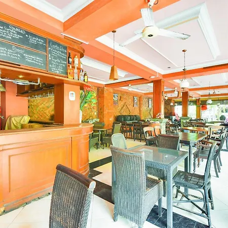 Super Oyo Townhouse Oak Maxi Hotel Legian-3
