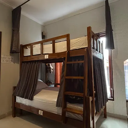 Suwardika Homestay & Dormitory-3