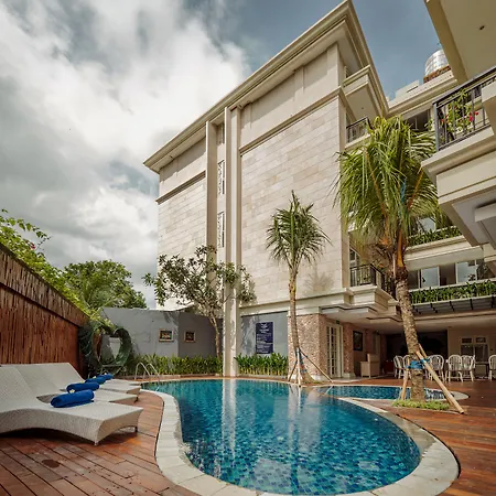 Alron Hotel Kuta-3