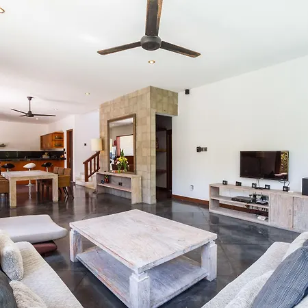 Villa Martine - Fantastic 5Br Villa - Perfect Location In Seminyak-3