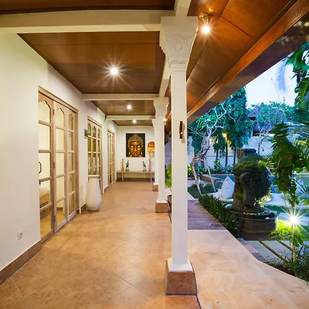Bale Seminyak-2
