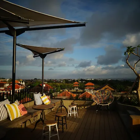 Borough Capsule Hostel Bali-2