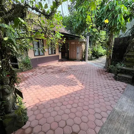Khrisna Hs And Cottages-3