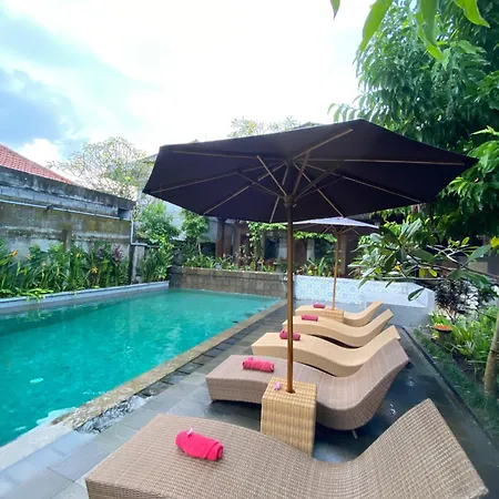 Dewa Bungalows, A Balinese House And Art Gallery-3