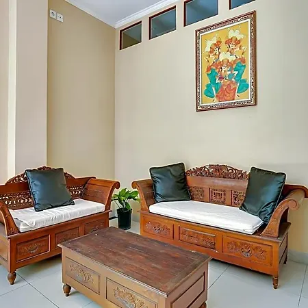 Oyo Flagship 90966 Moreno Homestay-2