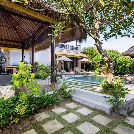 Coconuts Villa Balangan Beach-3