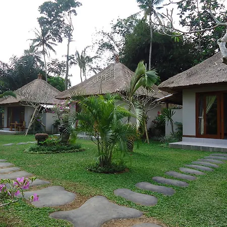 Suka'S House Bed & Breakfast-3