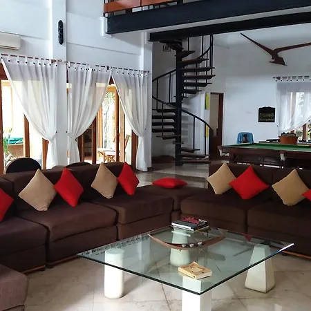 Unique Spacious Luxury Villa-2