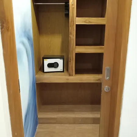 T & J Rooms-3