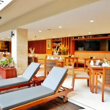 Saris Hotel Kuta-2