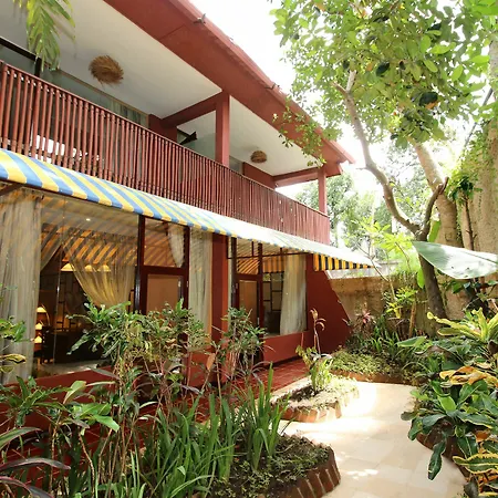 Petit Hotel-2