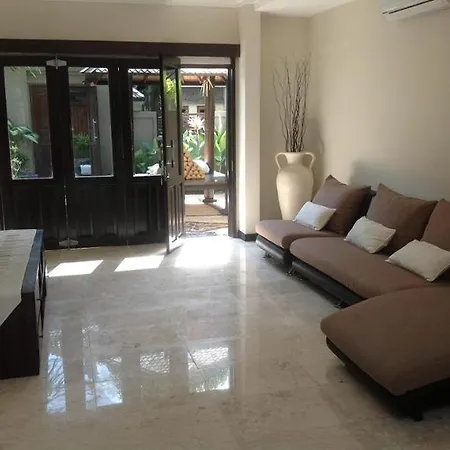 Villa Indah Kuta Royal - Private Pool - Optic Fiber High Speed Internet-3