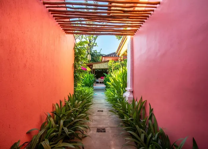 Haustierfreundliches Bed and Breakfast Pinkprivate Sanur - For Cool Adults Only