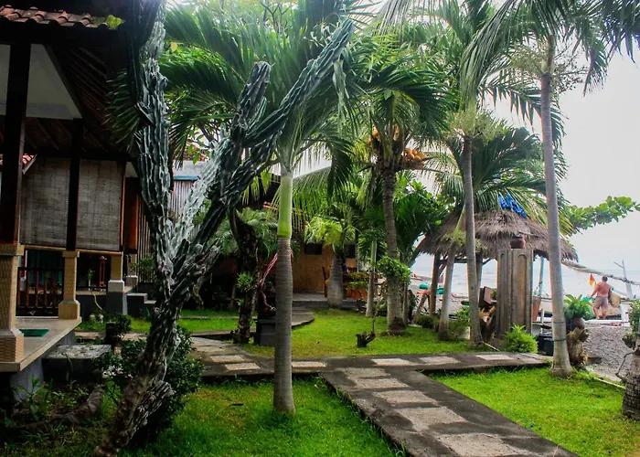 Coconut Beach Bungalows & Warung Amed 
