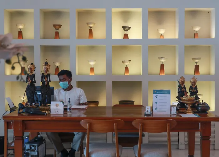 The Cakra Hotel Denpasar 