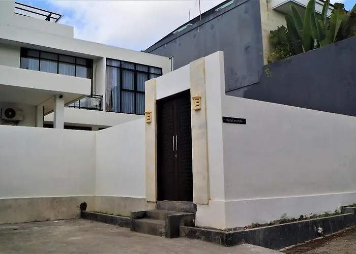 Merryland Villa Bali ジンバラン