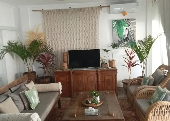 Bali Court Hotel & Apartment Legian