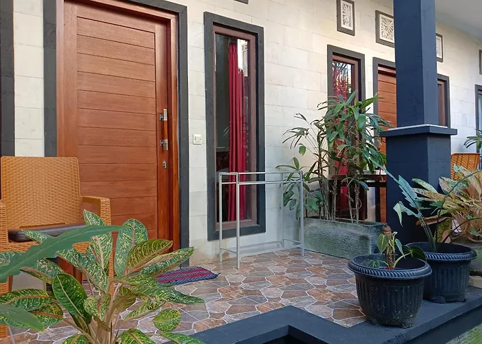 Double N Guesthouse Sanur met golfbaan