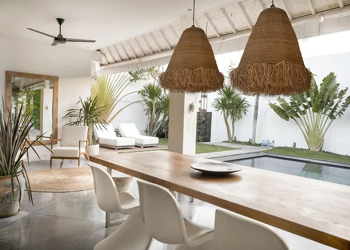 Tropical 3Bdr Poolvilla In Heart Of Seminyak