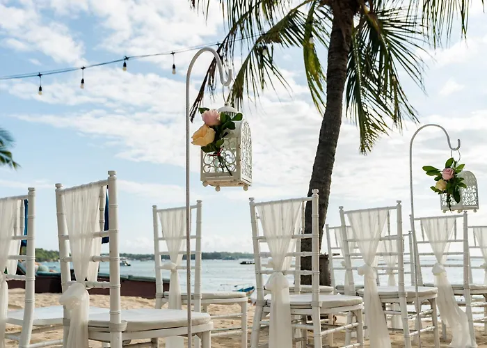 Lembongan Beach Club & Resort Nusa Lembongan 