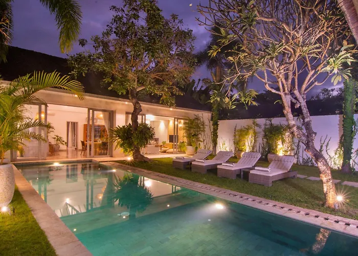 Villa Mia By Villa Finder Canggu con Piscina