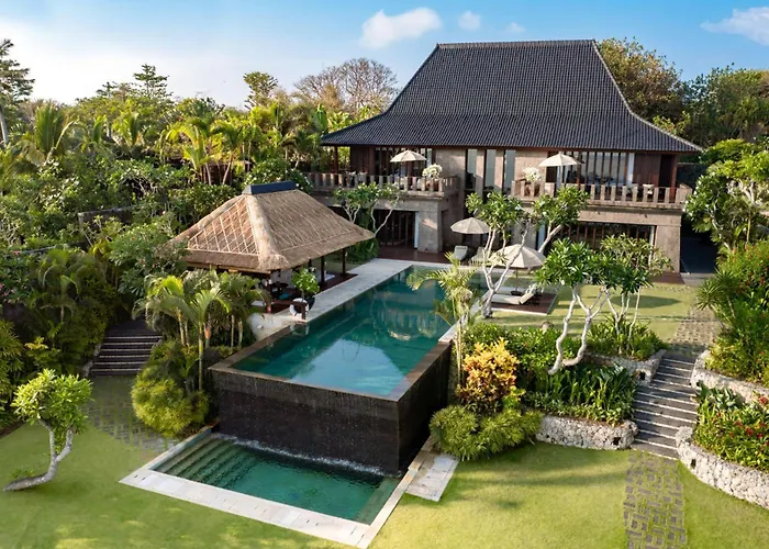 Uluwatu (Bali) hotels near Dreamland beach