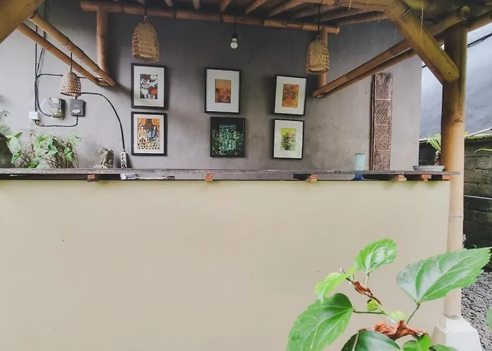 Aura Guesthouse Ubud 