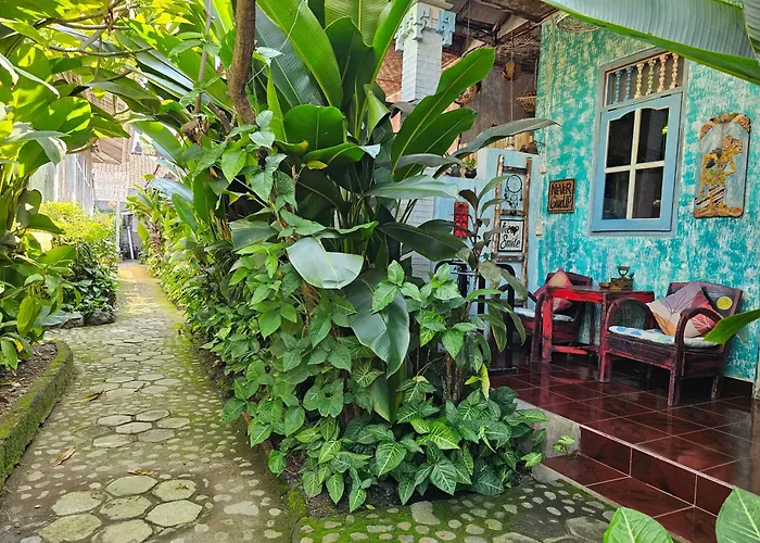 Lovina Loca Hostel