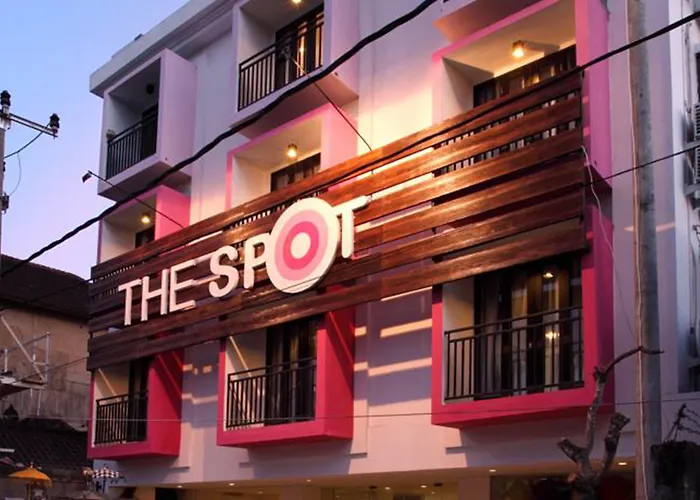 ホテル The Spot Legian