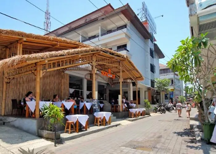Maharani Beach Hotel クタ
