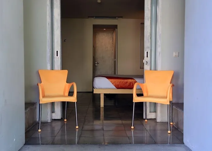 Reddoorz Plus Near Kuta Square