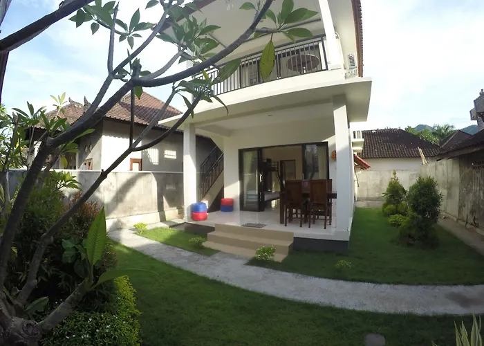 Pet friendly Bali Fab Dive Center Hostel Amed 