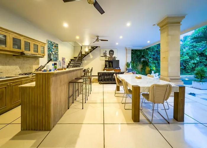 Villa Bugis Kayu Aya Seminyak