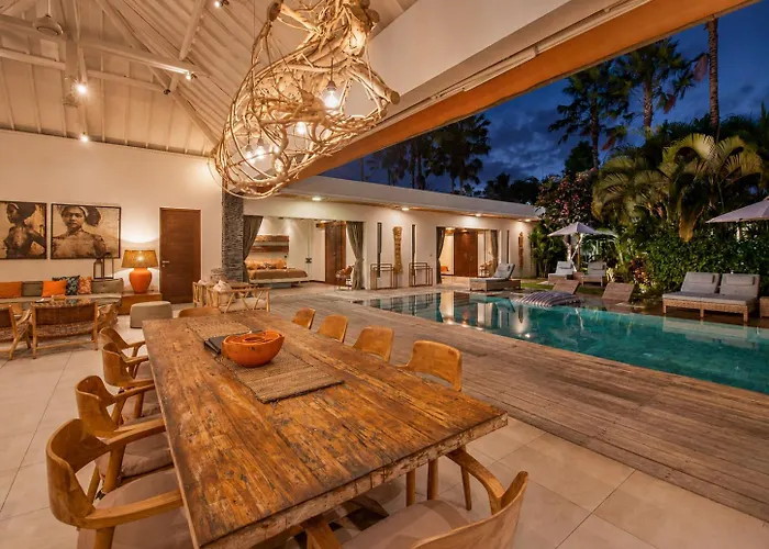 Dreamy 5Br Haven, 200M To Berawa'S Blissful Beach Canggu con Piscina