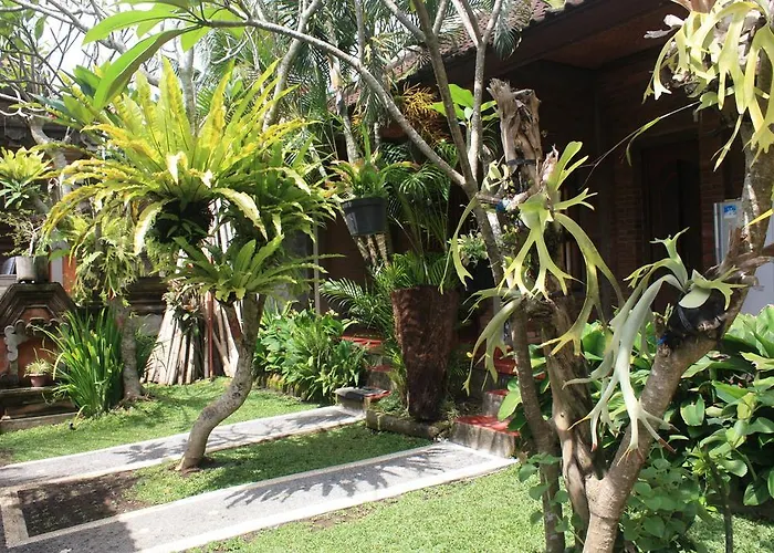 Tunjung Guest House ウブド
