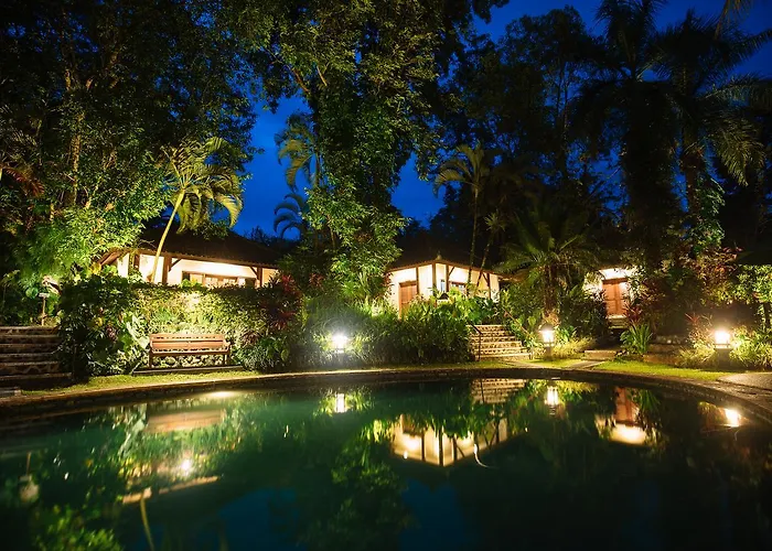 Alam Sari Homestays テガララン