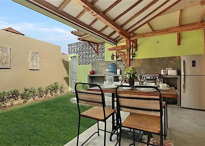 Villa Joglo Batu Belig Canggu 